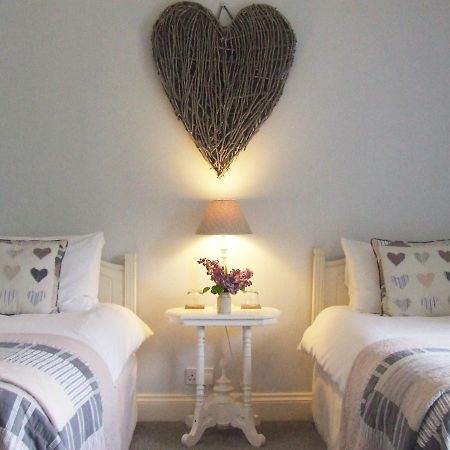 Lobhill Farmhouse Bed And Breakfast And Self Catering Accommodation Okehampton Exterior photo