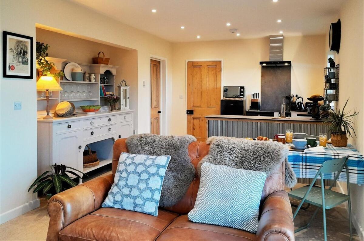 Lobhill Farmhouse Bed And Breakfast And Self Catering Accommodation Okehampton Room photo